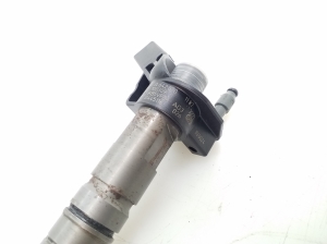  Fuel injector 