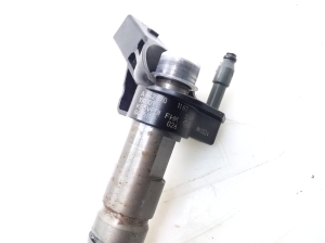  Fuel injector 