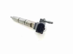  Fuel injector 