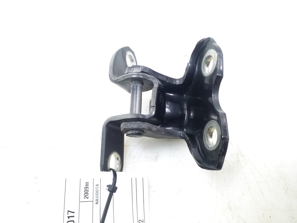 TOYOTA Urban Cruiser (2009–2017) Rear side door upper hinge 6875020121 TOYOTA Urban Cruiser (2009–2017) Rear side door upper hinge 6875020121