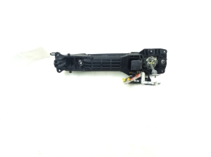 TOYOTA Urban Cruiser (2009–2017) Front door external opening handle and its details - 2