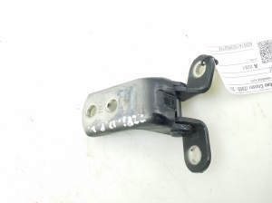 TOYOTA Urban Cruiser (2009–2017) Front door top hinge 6871012151 - 2
