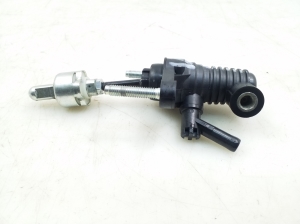 TOYOTA Urban Cruiser (2009–2017) Clutch master cylinder 3142052070 - 2