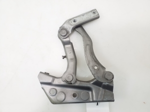  Engine cover hinge 