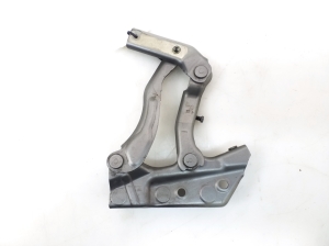  Engine cover hinge 