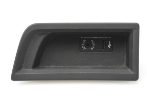 AUX socket - 9207358