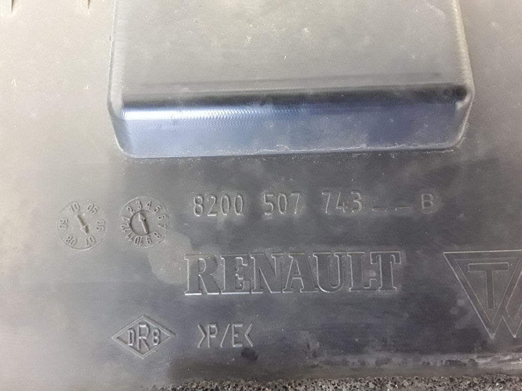RENAULT Espace 4 generation (2002-2014) Отвод воздуха радиатора 8200507743 22310458