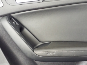  Upholstery of rear side doors 