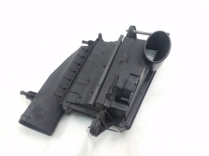 Mercedes Benz R-Class 251 (2006–2017) Luftfiltergehäuse A6420902101 - 3