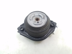 Mercedes Benz R-Class 251 (2006–2017) Engine mount A2512402717 - 2