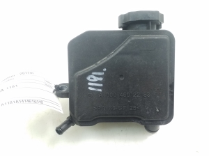 Mercedes Benz R-Class 251 (2006–2017) Roolivõimendi pumba paak A0004602283 - 3