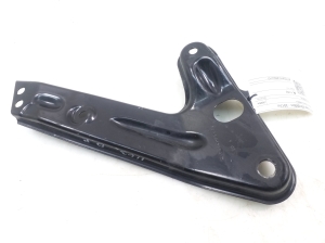 Front subframe bracket - A2516280614