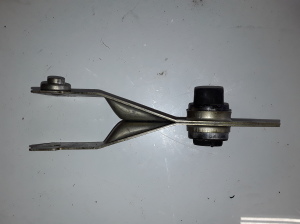 Engine bracket - 8200125539