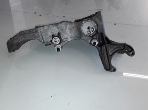 RENAULT Laguna II (2001–2007) Alternator bracket 8200183234 - 2