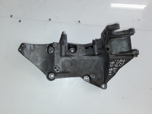 RENAULT Laguna II (2001–2007) Alternator bracket 8200183234 - 3