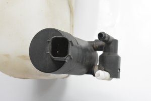 Ford Fiesta VI (2008–2017) Scheibenwaschbehälter vorne 8A6117B613AD - 2