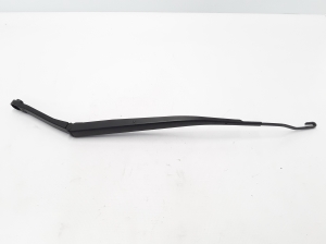  Windshield wiper blade 