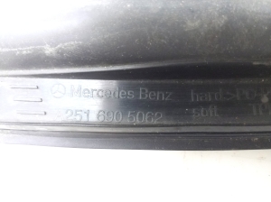 Mercedes Benz R-Class 251 (2006–2017) Windshield pillar outer molding A2516905062 - 2