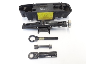   Trunk tool tray and its parts  - 8200127794 