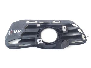  Front bumper fog lamp cover 