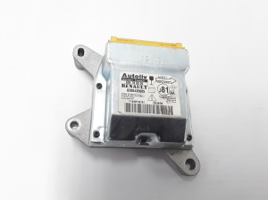   Airbagsteuergerät  - 8200435005 