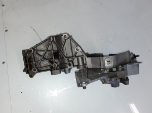 RENAULT Laguna I (1993–2001) Lichtmaschinenhalter 7700106707