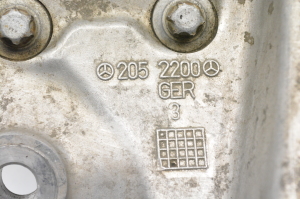 Mercedes Benz C-Class 205 (2014–2021) Radnabe Vorderrad A2052200 - 3