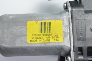 Land Rover Range Rover IV (2012–2026) Priekšējo durvju logu pacēlājs un tā daļas 918957102 - 2