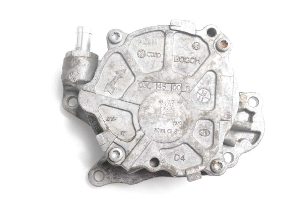 Used AUDI A4 Vacuum pump 03L145100F