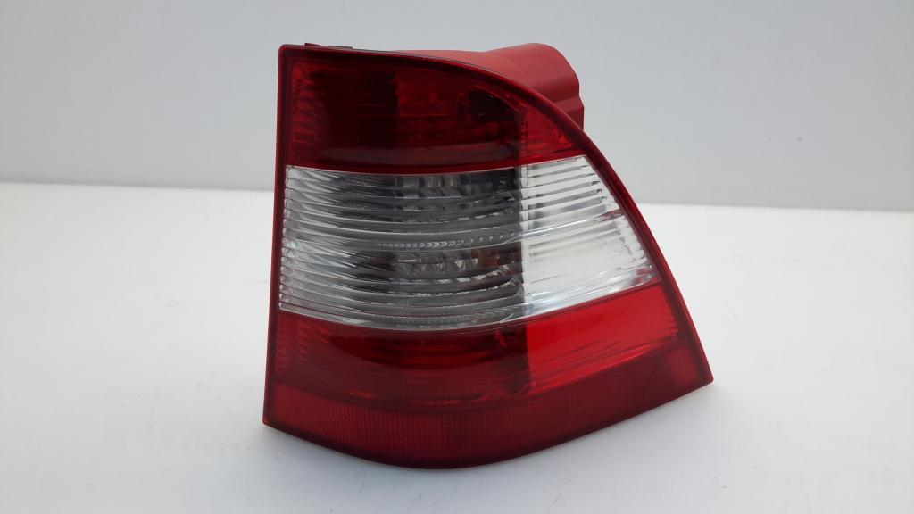 MERCEDES-BENZ M-Class W163 (1997-2005) Rear Right Taillight Lamp A1638202064 20974928