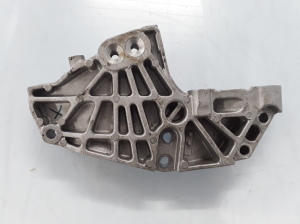 RENAULT Laguna III (2007–2015) Motorhalter 8200741758 - 2