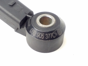 Volkswagen Golf VI (2008–2013) Klopfsensor 030905377C - 3