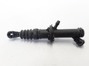 RENAULT Modus (2004–2012) Kupplungsnehmerzylinder 8200436137 - 2