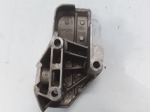 Motorhalter - 330730111