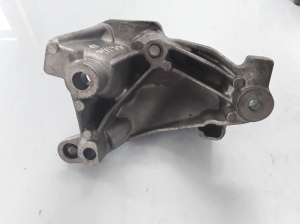 RENAULT Laguna III (2007–2015) Käigukasti kinnitus 112470001 - 2