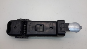 Mercedes Benz CLC-Class 203 (2001–2007) Rear corner tail light bulb holder A2038200377 - 3