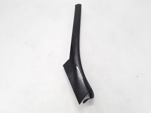  Windscreen strut outer 