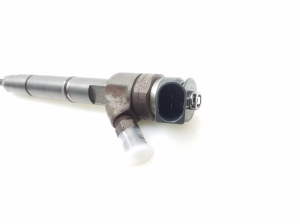  Fuel injector 