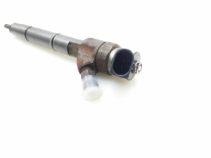  Fuel injector 