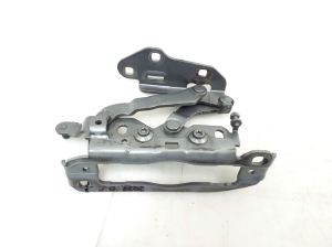 Mercedes Benz C-Class 204 (2007–2014) Hood hinge A2048800828 - 3