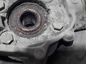 VOLVO XC70 (2000–2007) Front wheel hub 9461943 - 3
