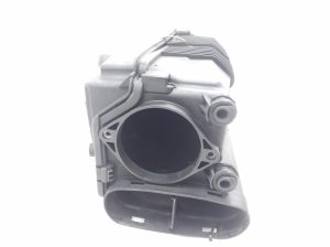 Mercedes Benz C-Class 204 (2007–2014) Luftfiltergehäuse A6460902001 - 4