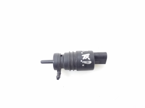 Mercedes Benz C-Class 204 (2007–2014) Front windshield washer pump A2218690121 - 2