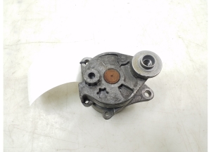   Strap tensioner 