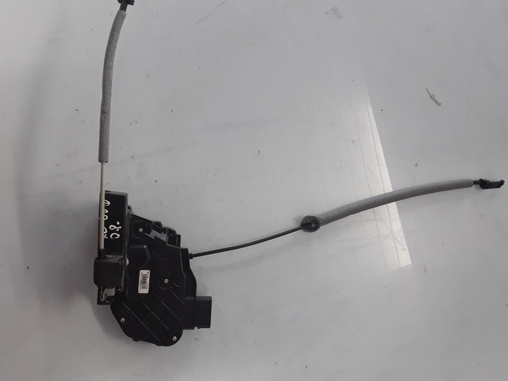 Used VOLVO XC60 Front door lock 30799301