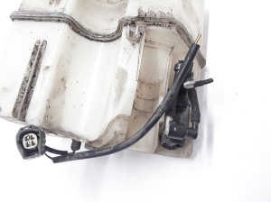 VOLVO XC70 (2000–2007) Front washer fluid reservoir 9178881 - 2