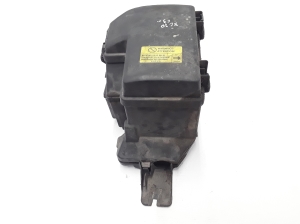   Fuse box housing under the hood  - 9452547 