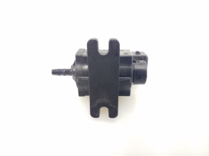 Opel Astra J (2009–2017) Solenoid 8972882491 - 3