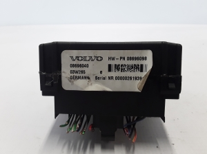 VOLVO XC70 (2000–2007) Kaitsmekarp salongis 08696040 - 2