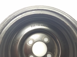 Volkswagen Polo V (2009–2017) Väntvõlli rihmaratas 038105243M - 2